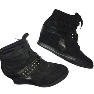 Bucco ankle studded wedge boots 8.5